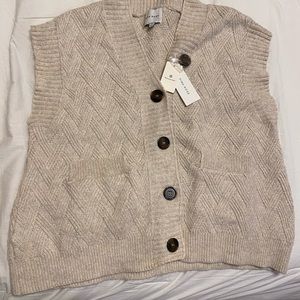 NWT Pink Rose Cardigan Vest in color heather oatmeal XL